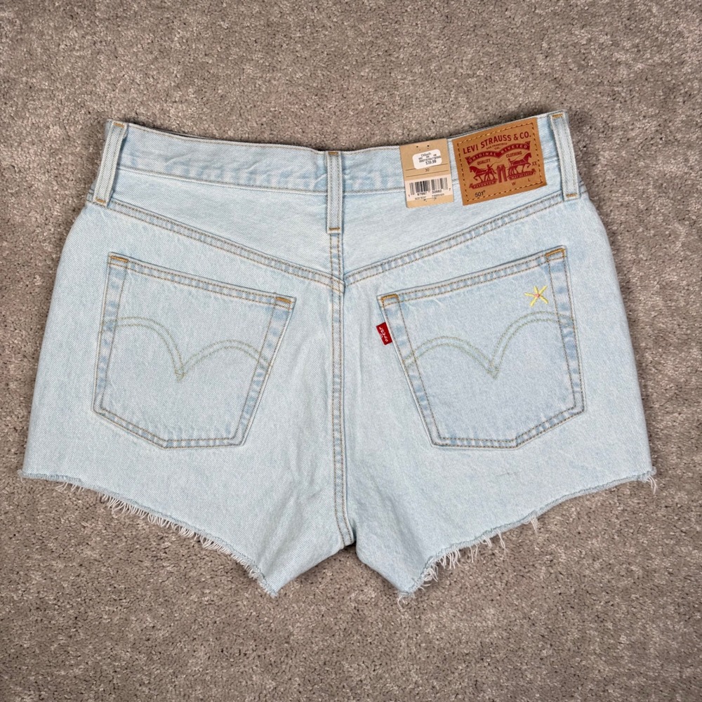 NWT Levi's 501 Original High Rise Denim Shorts‎ Light Wash Embroidered Floral